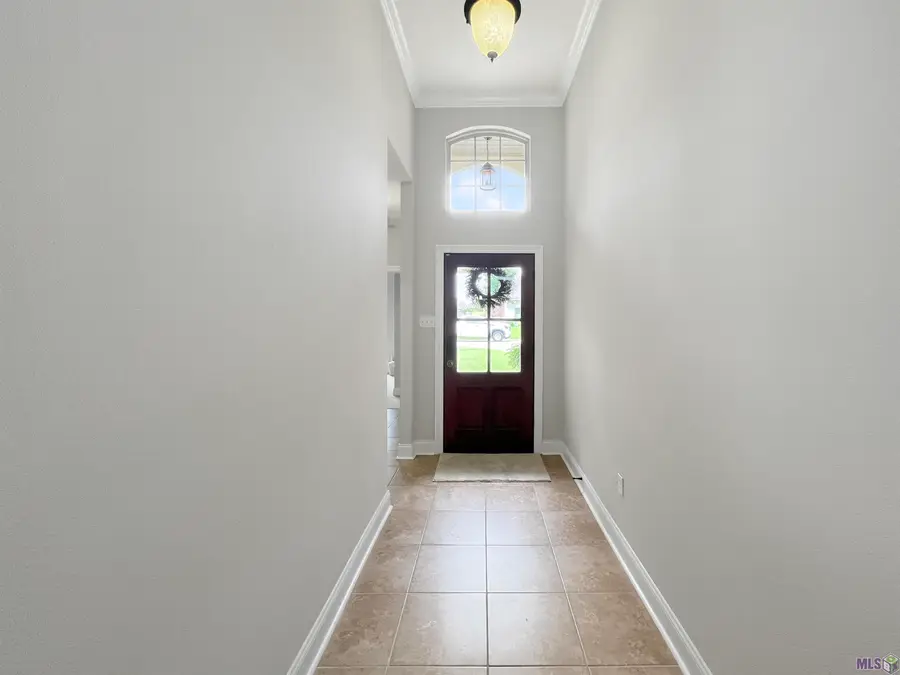 10130 Angela Dr, Denham Springs, LA 70706 - #3