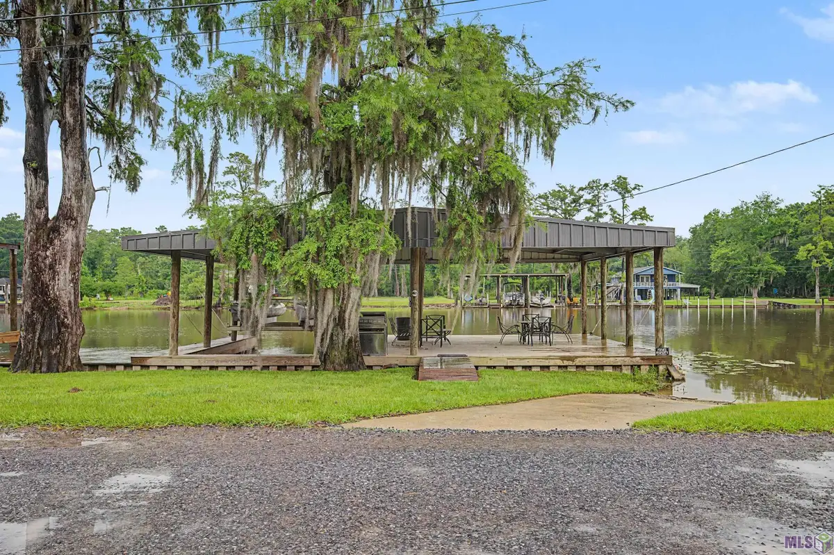 18586 River Bend Rd, Maurepas, LA 70449 - #1
