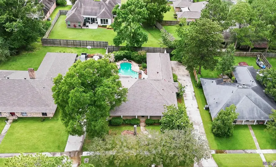 5654 Vicksburg Dr, Baton Rouge, LA 70817 - #2