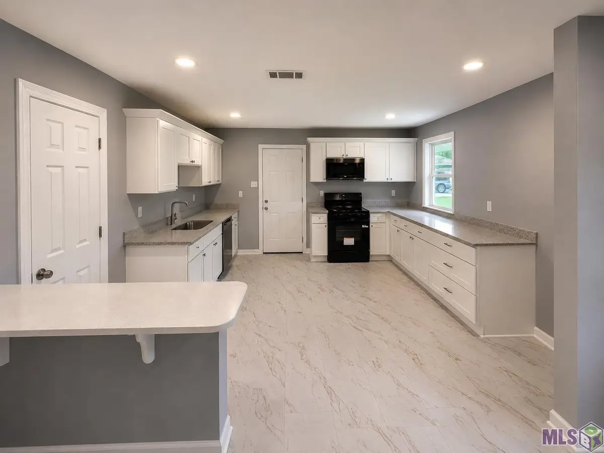 9146 Louisiana Ave, Denham Springs, LA 70726 - #1