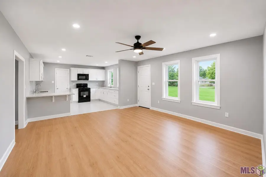 9146 Louisiana Ave, Denham Springs, LA 70726 - #2