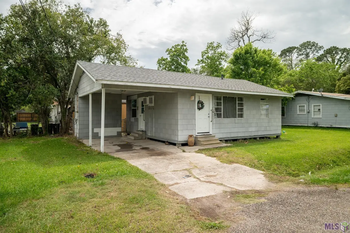 203 W Caroline St, Gonzales, LA 70737 - #1