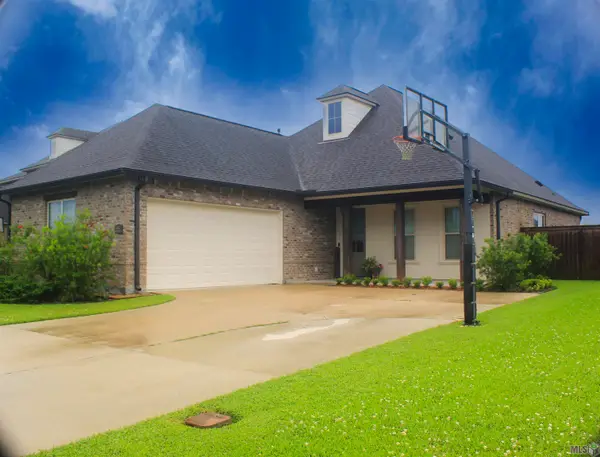 36347 Belle Savanne Ave, Geismar, LA 70734