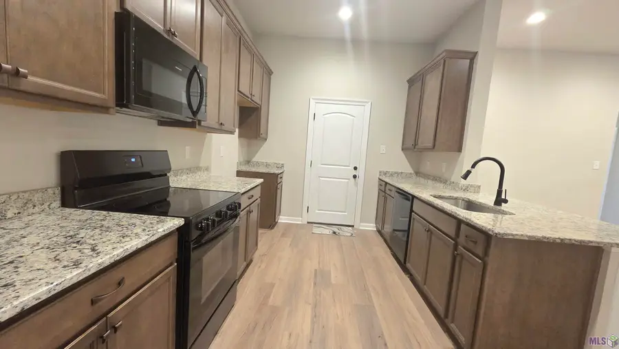 9674 Muncy Ln, Denham Springs, LA 70726 - #2