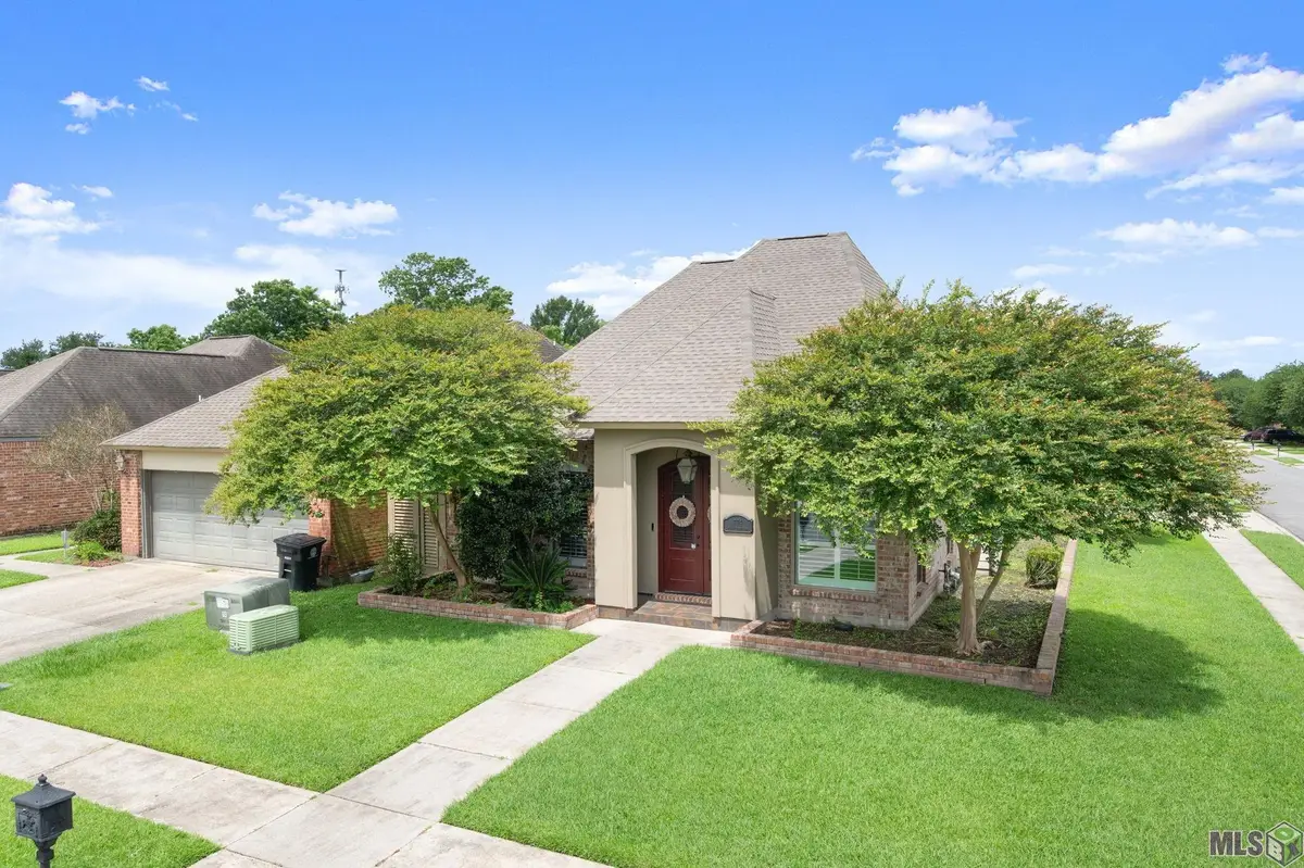 704 Fall Creek Dr, Baton Rouge, LA 70810 - #1