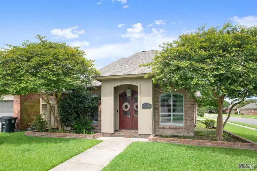 704 Fall Creek Dr, Baton Rouge, LA 70810 - #2