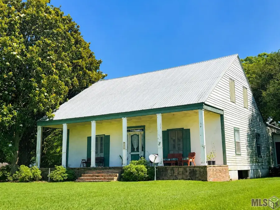 1015 Madison St, Donaldsonville, LA 70346 - #2