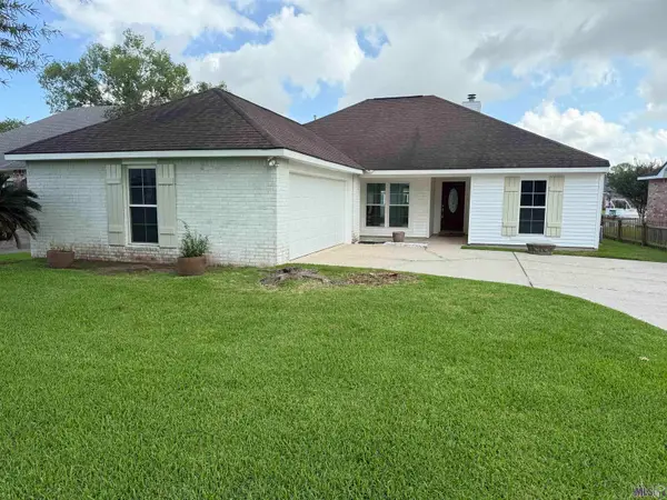 17433 Lake Iris Ave, Saint George, LA 70817