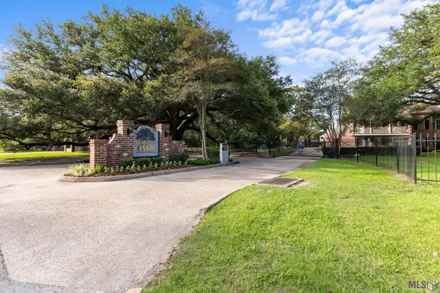 9007 Highland Rd #18, Baton Rouge, LA 70810 - #2
