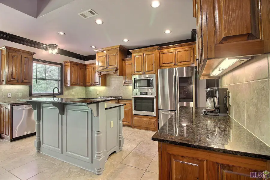 18011 Pierside Ln, Prairieville, LA 70769 - #2