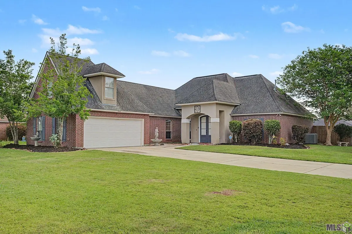 26010 Wimbledon Dr, Denham Springs, LA 70726 - #1