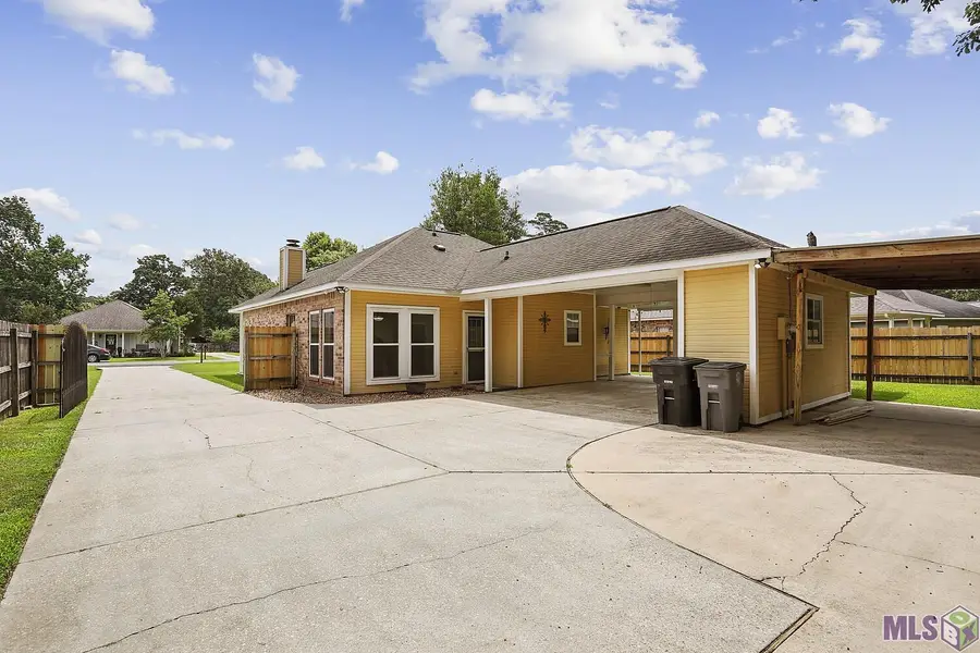 11083 Henson Dr, Greenwell Springs, LA 70739 - #3