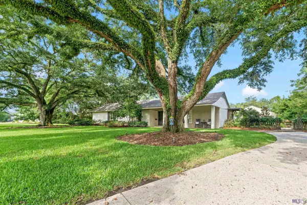 3044 Mcconnell Dr, Baton Rouge, LA 70809