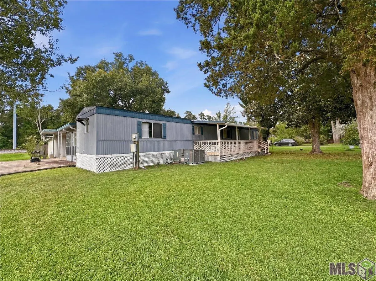 11201 Juniper St, Denham Springs, LA 70726 - #1