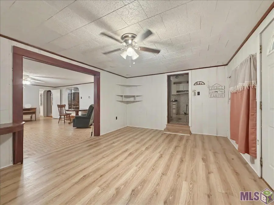 11201 Juniper St, Denham Springs, LA 70726 - #2