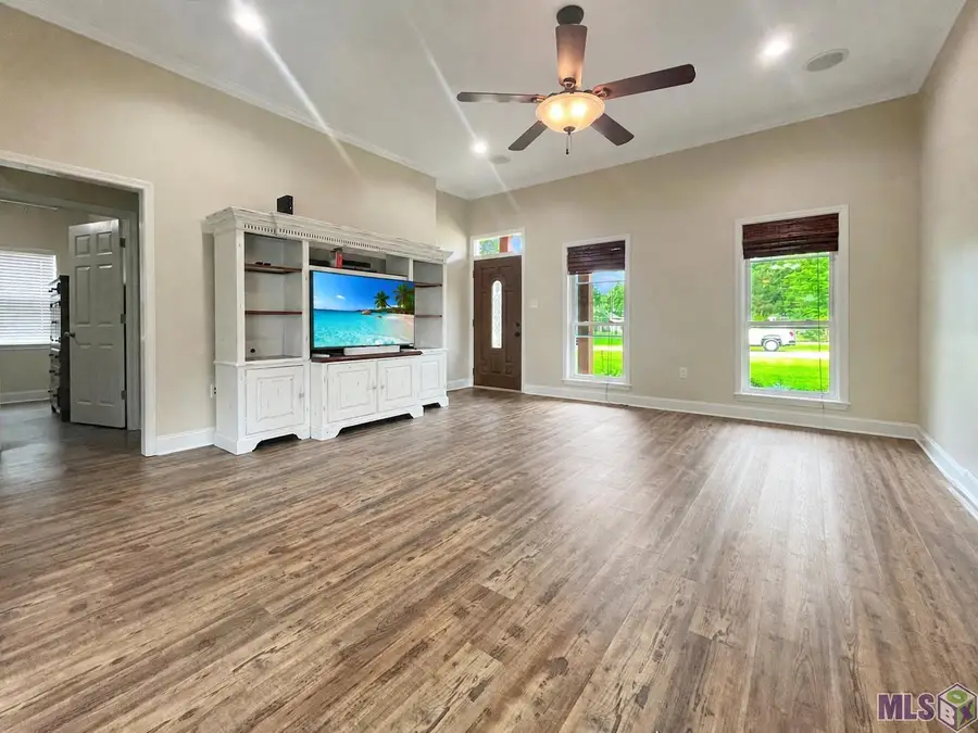 25949 Orleans Ave, Denham Springs, LA 70726 - #3