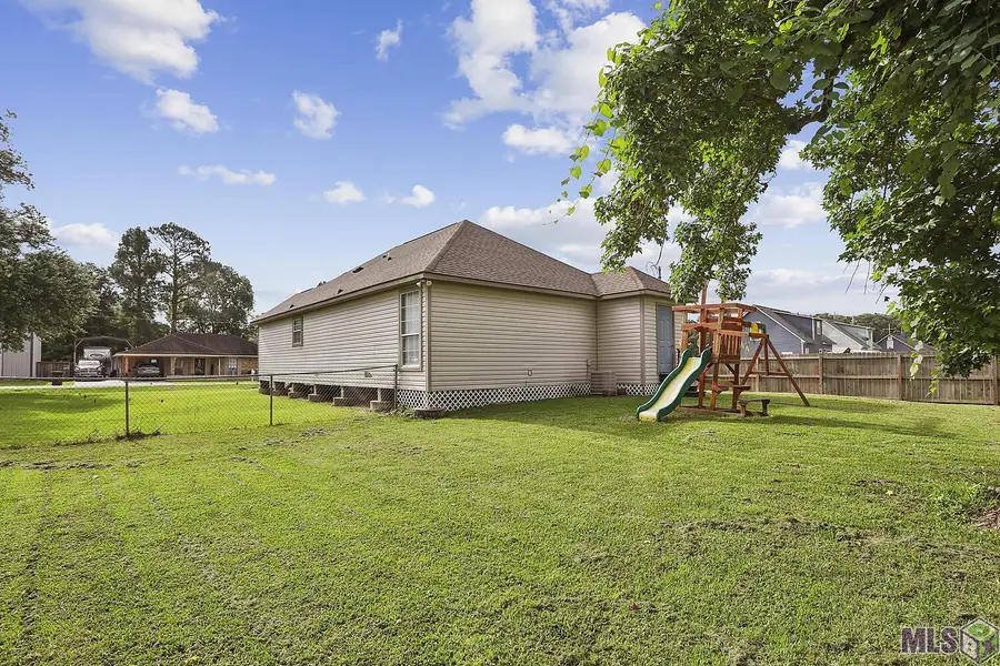 1109 N Janice Ave, Gonzales, LA 70737 - #2