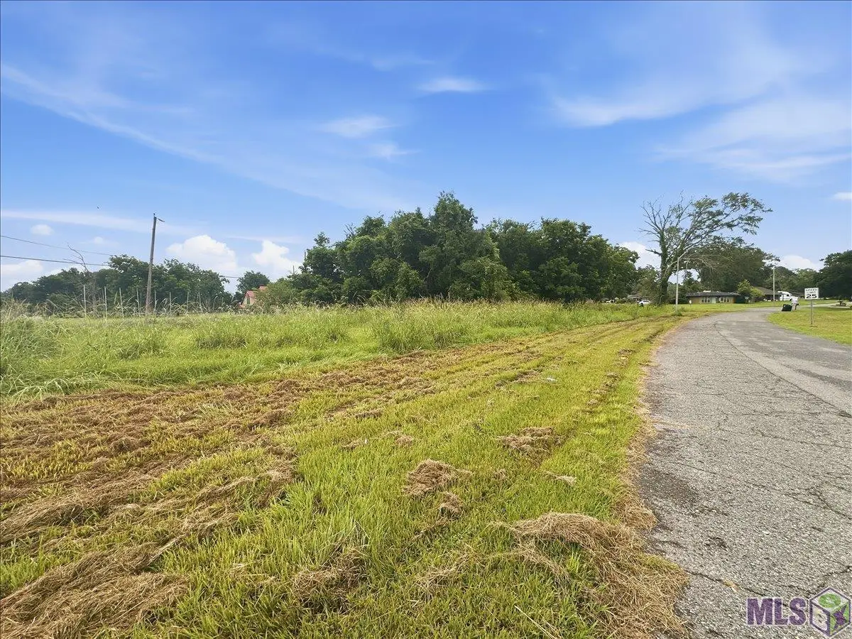 3746 Oak Forest Ave, Baton Rouge, LA 70814 - #1