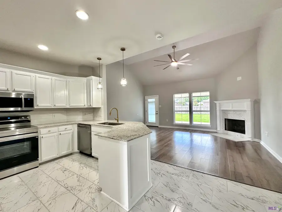 43446 Galvez Oaks Dr, Prairieville, LA 70769 - #2