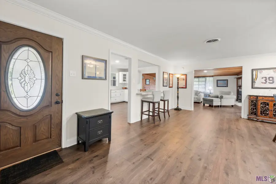 8709 Forest Hill Dr, Baton Rouge, LA 70809 - #2