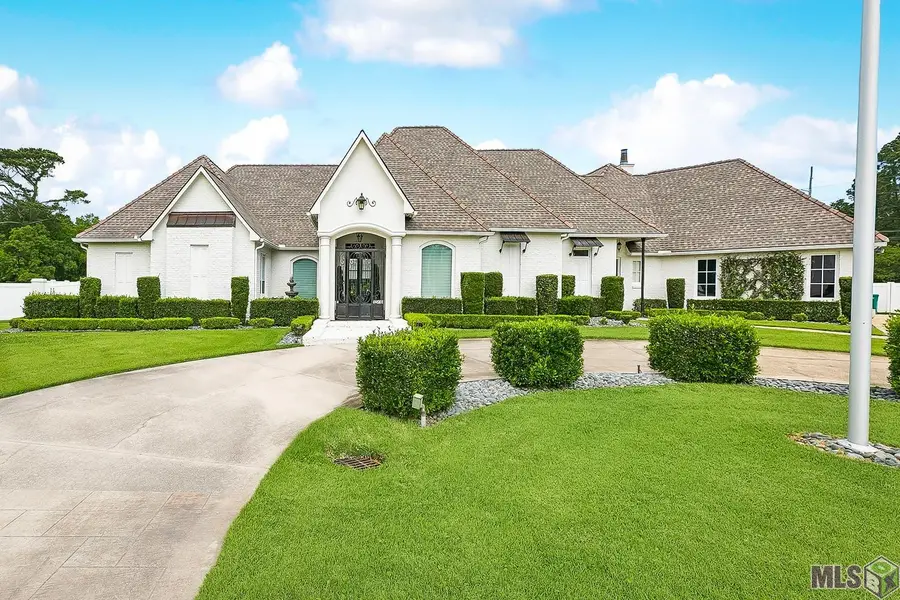 8200 Allen Dr, Denham Springs, LA 70726 - #2