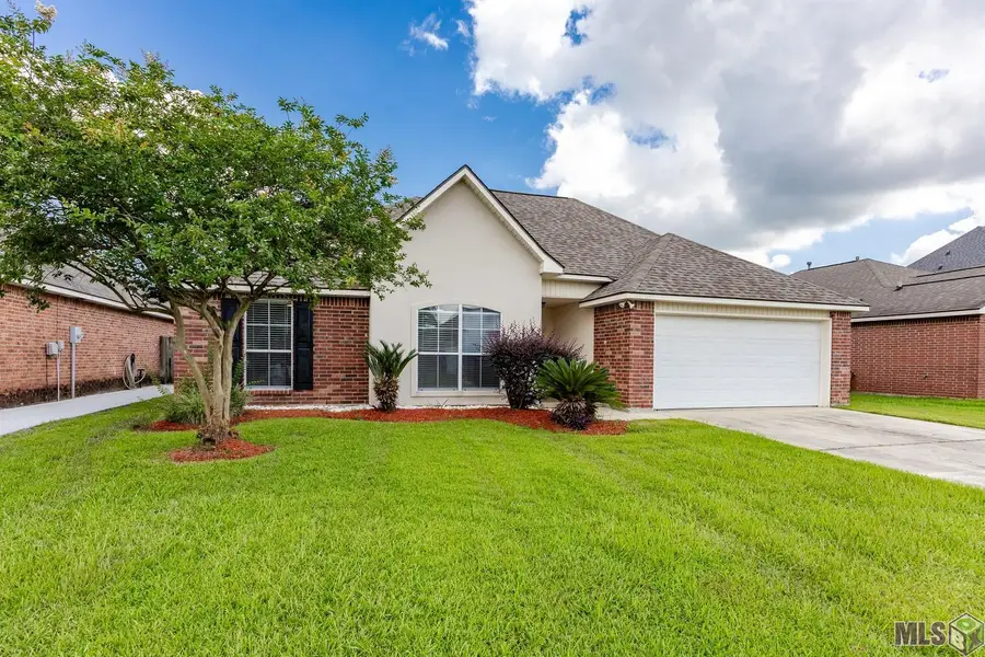 11297 Shady Bend Dr, Denham Springs, LA 70726 - #2