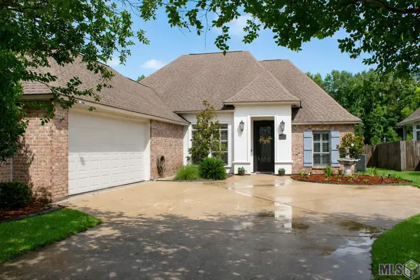 8135 Lavender Dr, Baton Rouge, LA 70818