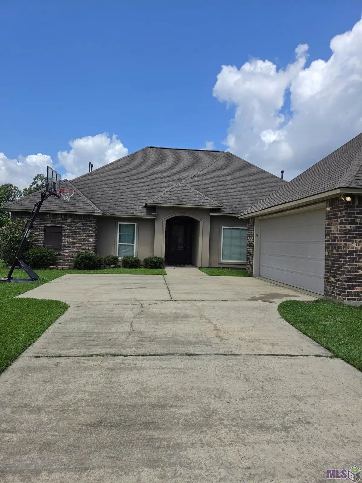 33941 Kingfisher St, Denham Springs, LA 70606 - #1