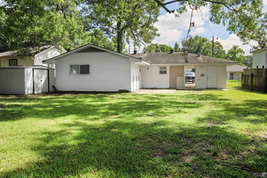 312 Pinoak St, Denham Springs, LA 70726 - #3