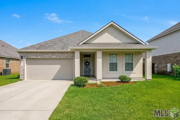 34273 Garnet Lake Dr, Walker, LA 70785