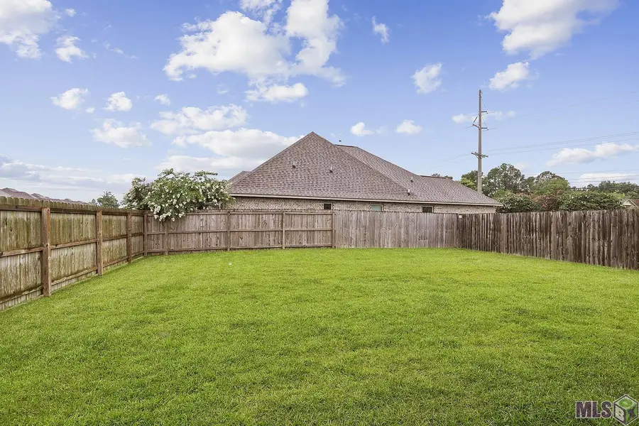 2220 Bald Cypress Dr, Baton Rouge, LA 70835 - #2