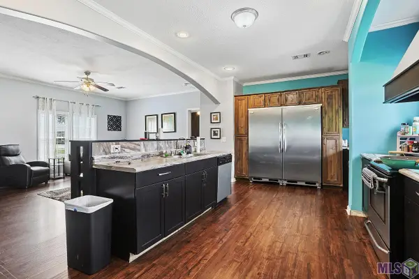 5711 Rollins Rd, Zachary, LA 70791