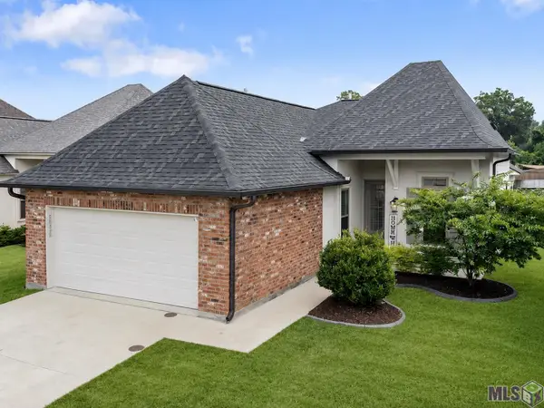28026 Olympia Ln, Denham Springs, LA 70726