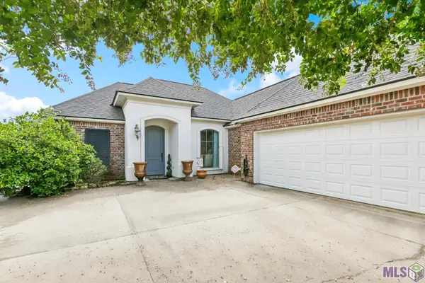 16490 Anna Belle Dr, Prairieville, LA 70769
