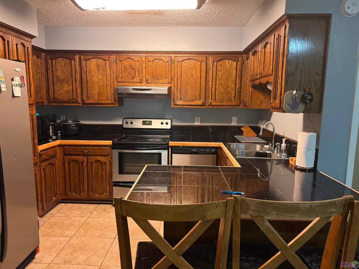 9024 Fox Run Ave, Baton Rouge, LA 70808 - #1