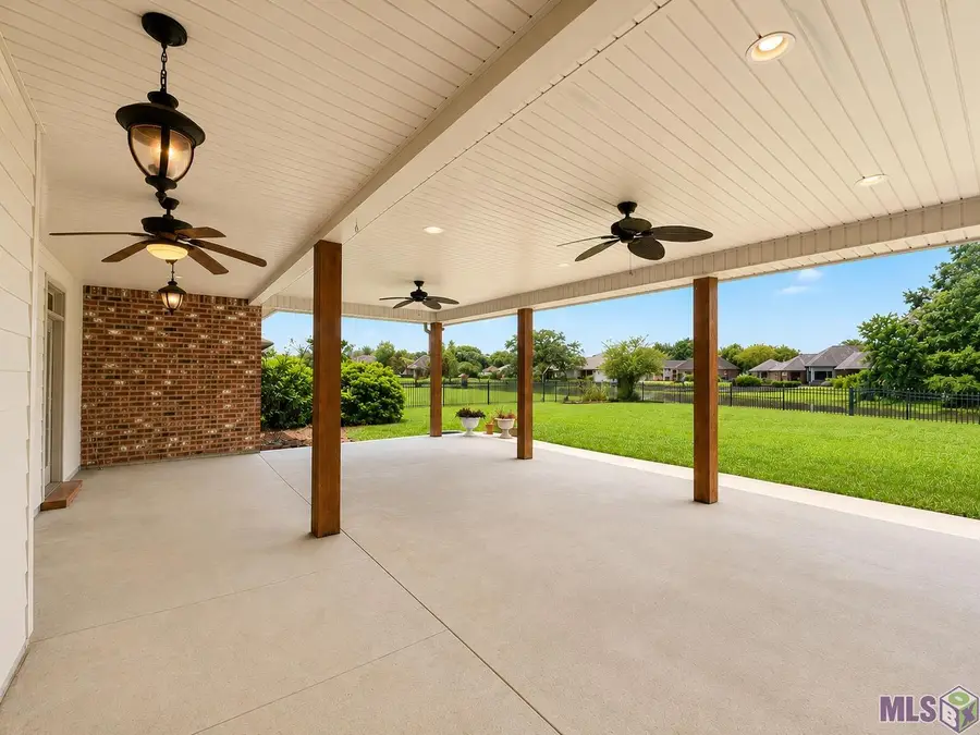 12421 Oak Alley Dr, Geismar, LA 70734 - #3