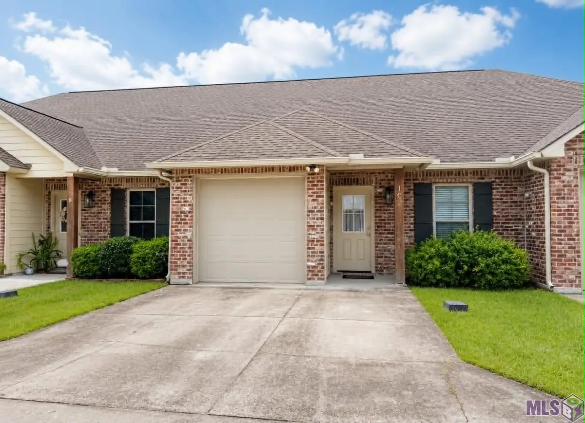 9017 Lockhart Rd, Denham Springs, LA 70726 - #1