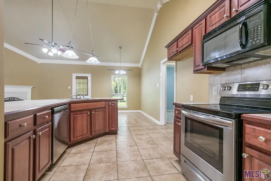 13449 Orleans Dr, Gonzales, LA 70737 - #3