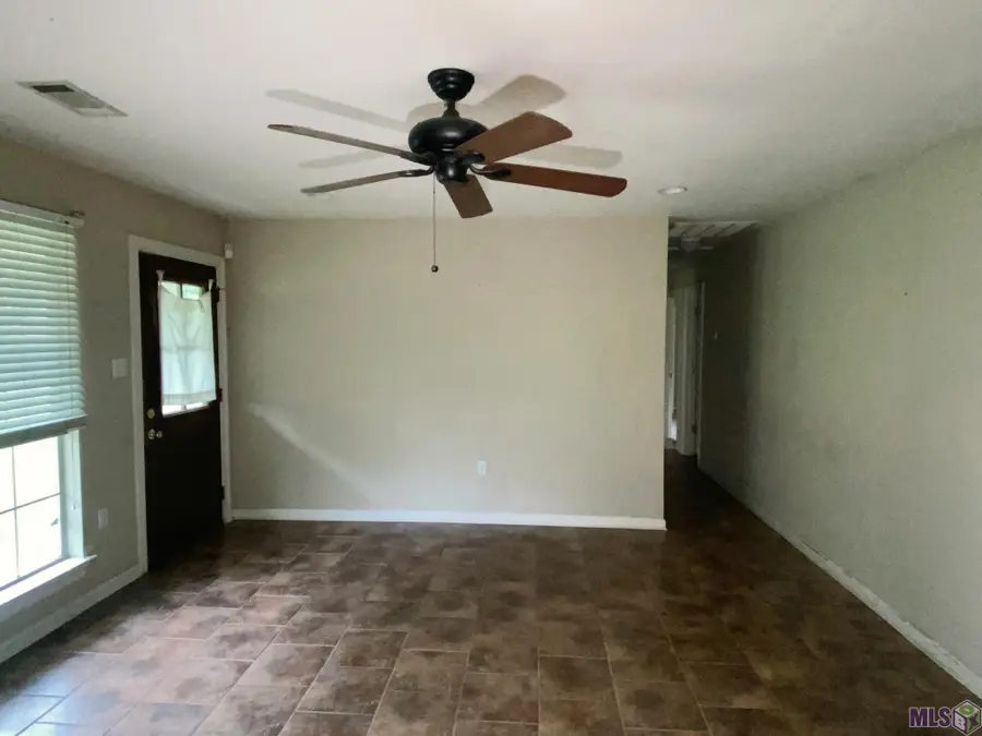 41185 Rhea St, Gonzales, LA 70737 - #3