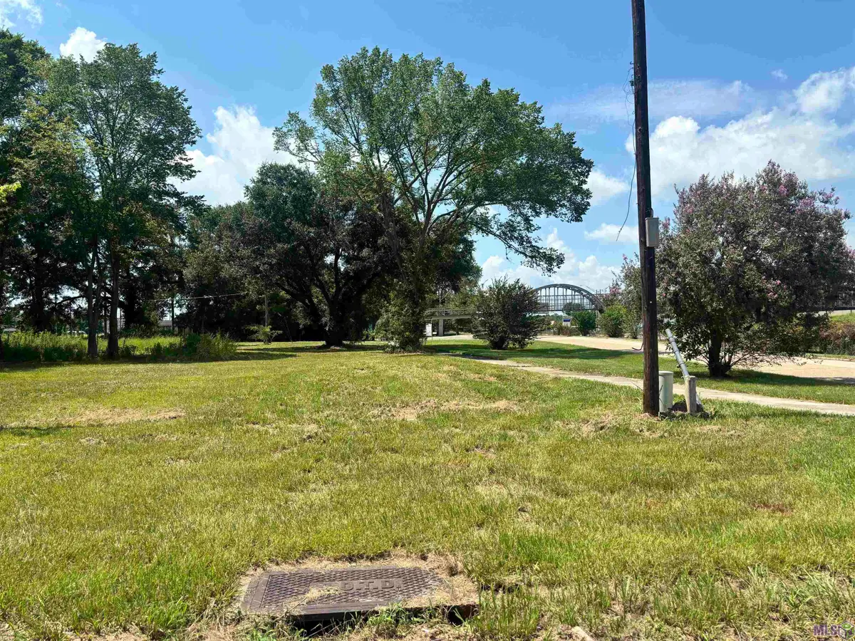 661 Dove St, Baton Rouge, LA 70807 - #1