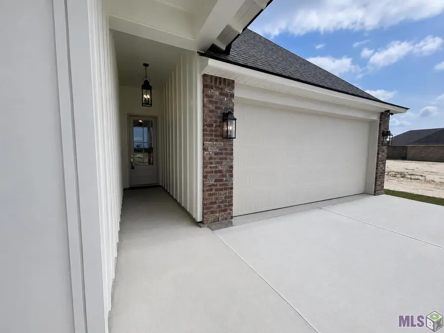 10455 Eastlake Drive, Denham Springs, LA 70726 - #3