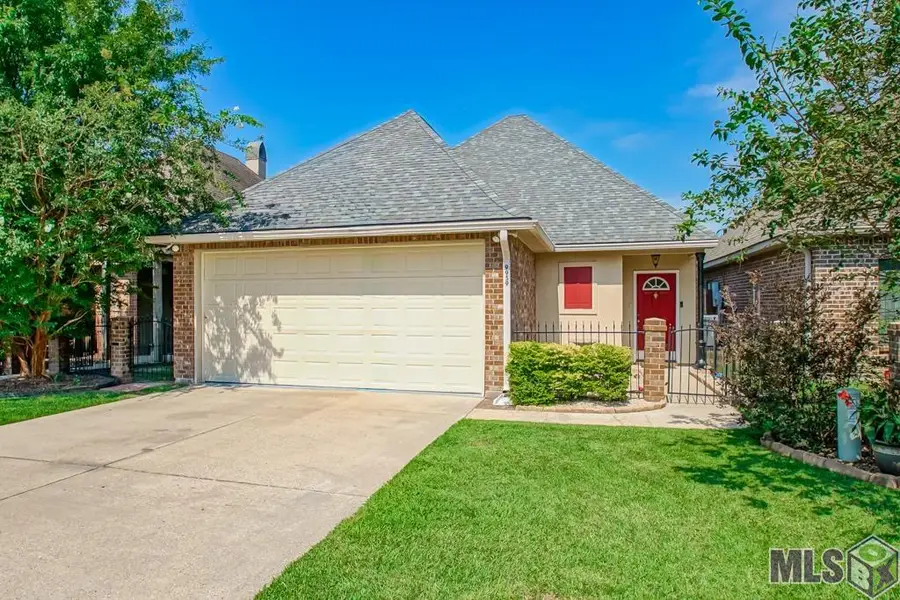 9959 Powell Ln, Denham Springs, LA 70726 - #2