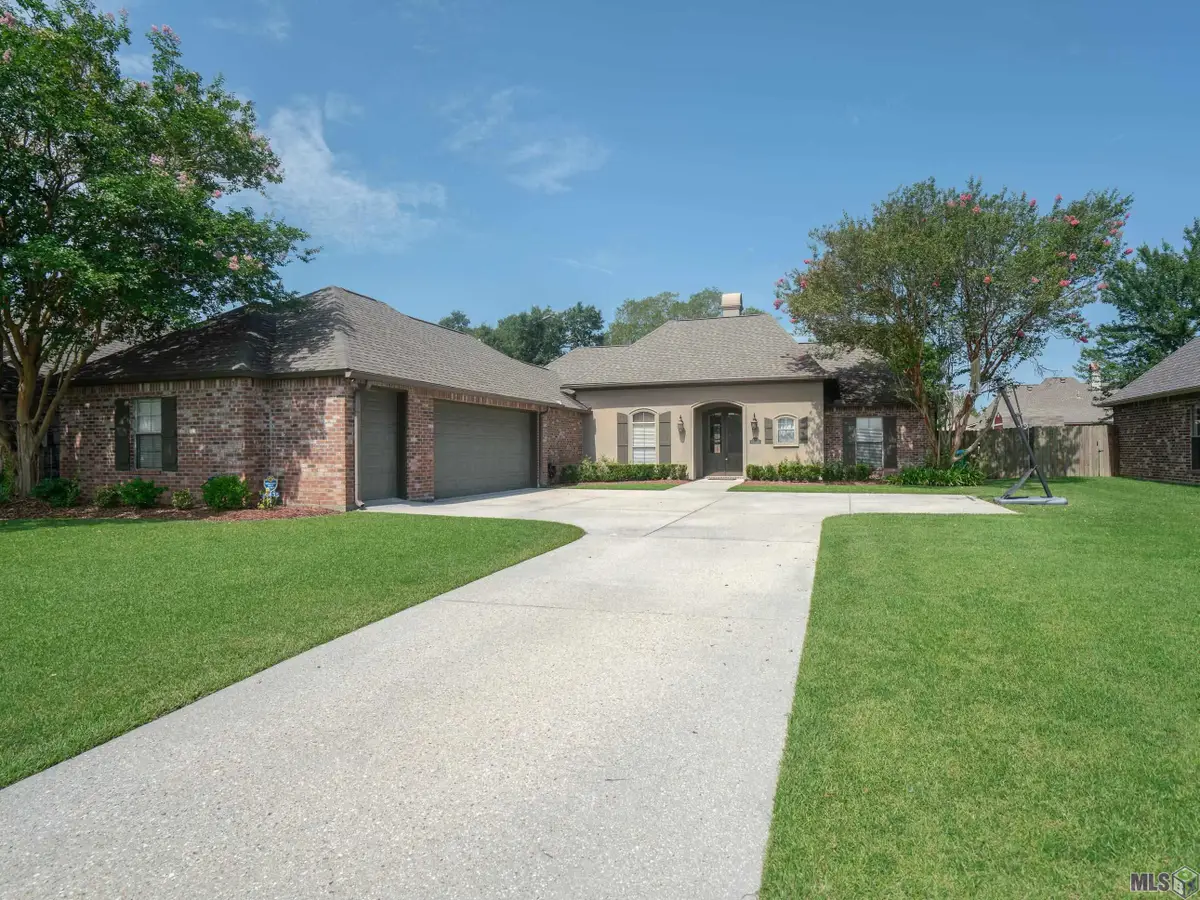 16435 Majestic Oak Dr, Prairieville, LA 70769 - #1