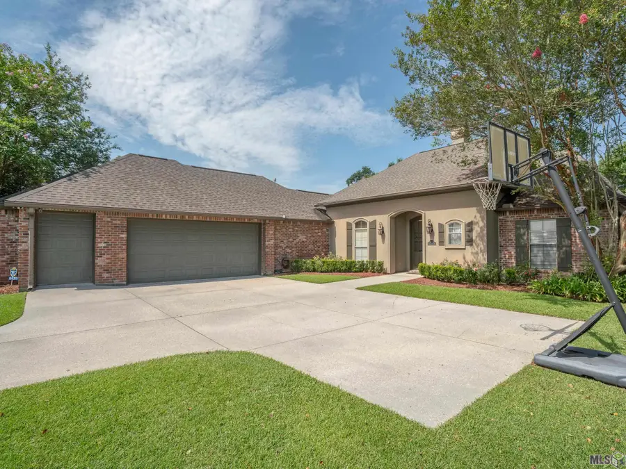 16435 Majestic Oak Dr, Prairieville, LA 70769 - #2
