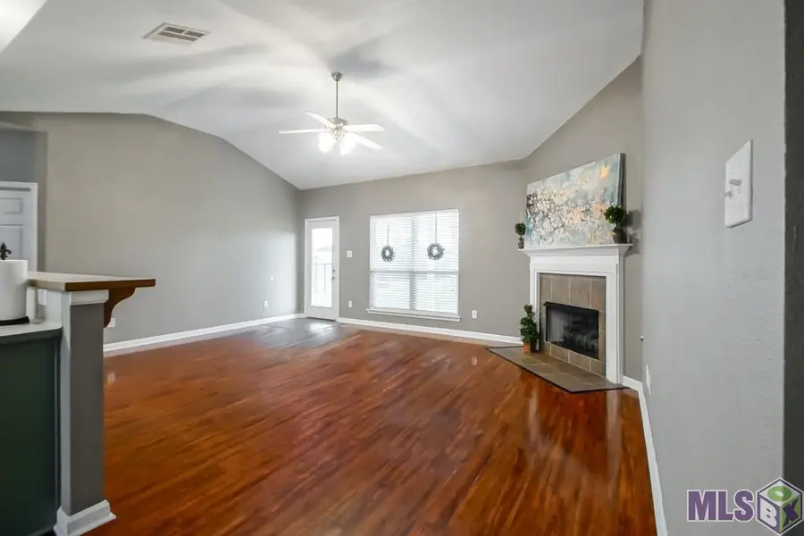26118 Burlwood Ave, Denham Springs, LA 70726 - #2