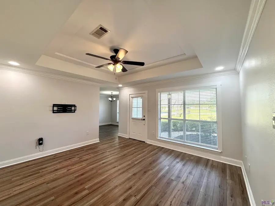 624 N Brown Ave, Gonzales, LA 70737 - #3