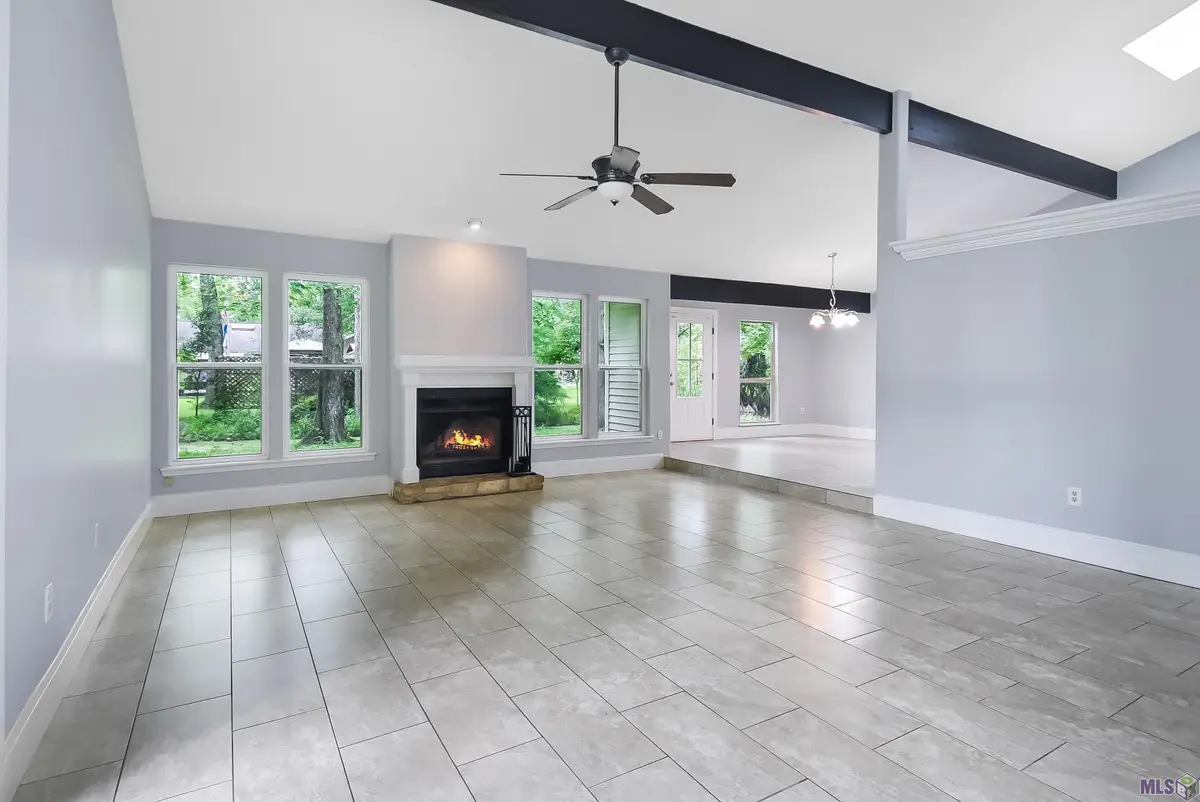 10560 Shadowlake Dr, Geismar, LA 70734 - #1