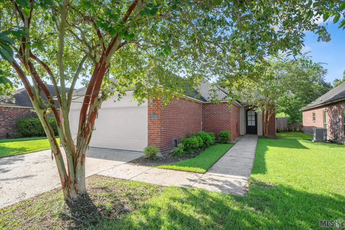 3121 Nicholson Lake Dr, Baton Rouge, LA 70810 - #1