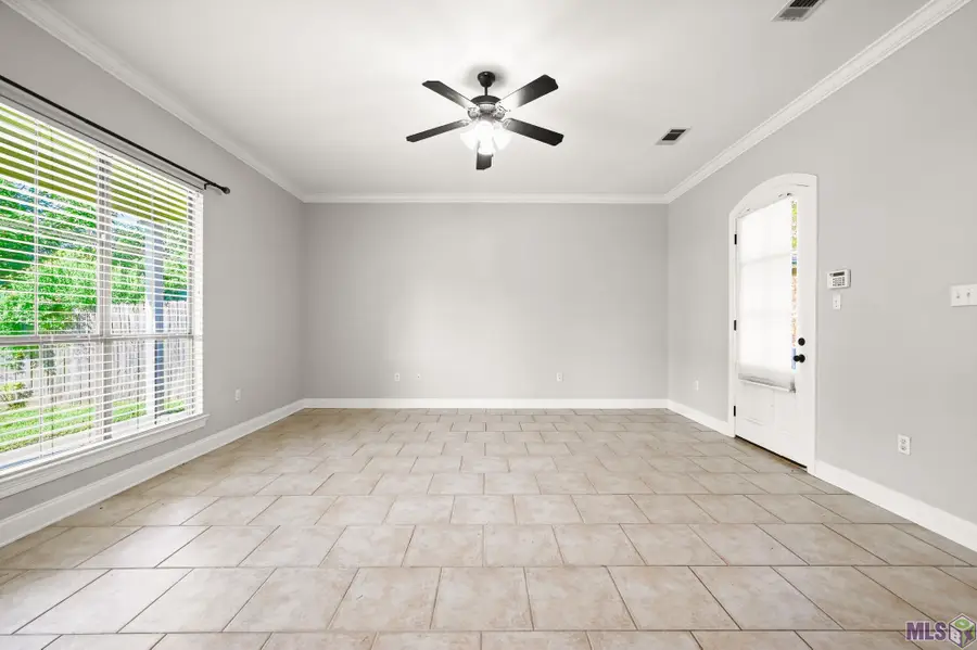 3121 Nicholson Lake Dr, Baton Rouge, LA 70810 - #2