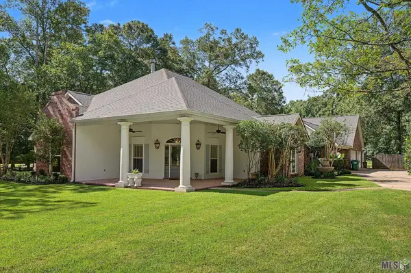 8812 Wildwood Dr, Denham Springs, LA 70706
